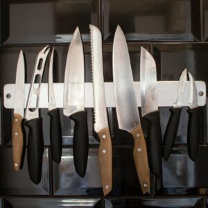 black and brown handled kitchen knives
